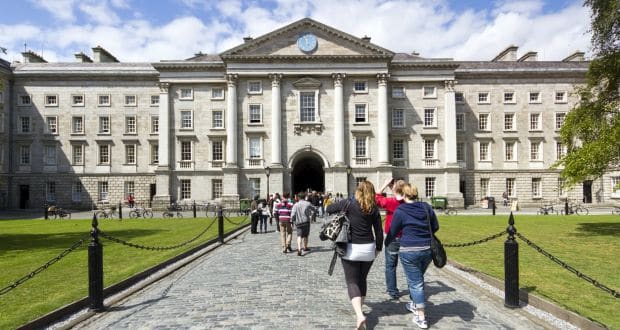 Đại học Trinity Dublin nổi tiếng và có nền giáo dục chất lượng hàng đầu Ireland. Ảnh: irishtimes
