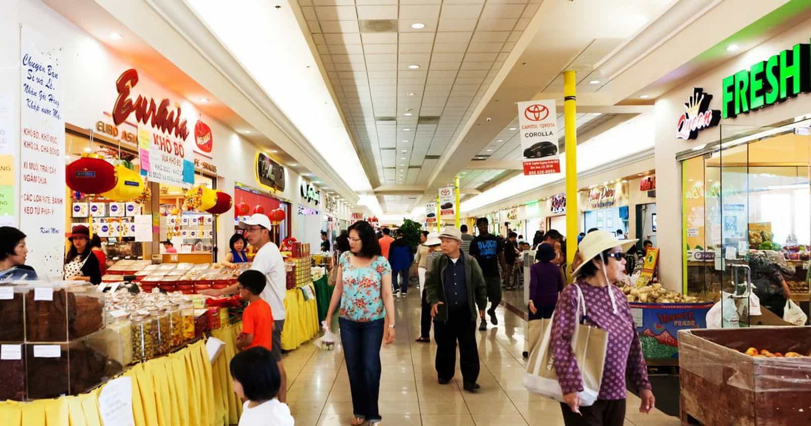 Một khu thương mại ở San Jose, nơi có nhiều người Việt sinh sống